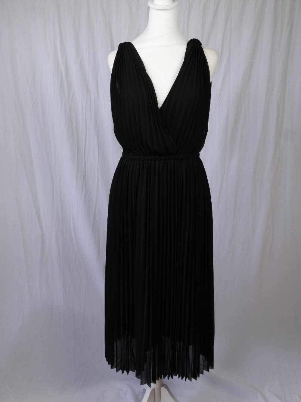 Aritzia Wilfred Pleated Dress Black Maxi Size S Minimalist Elegant Party
